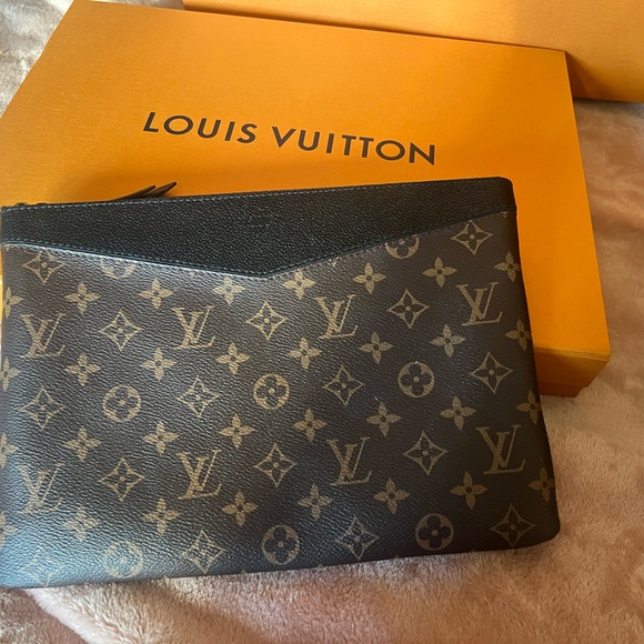 Louis Vuitton Monogram Black and Brown Men's Wallet - Picture 1 of 1